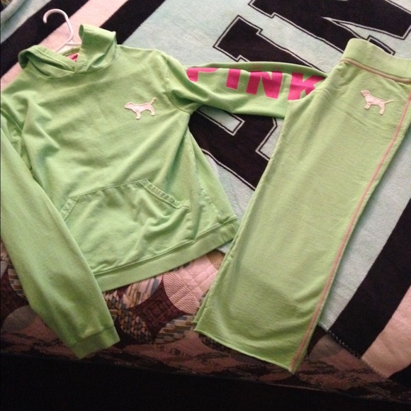 Vs hoodie/Capri sweat outfit
