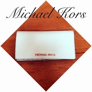 White Michael Kors jet set wallet
