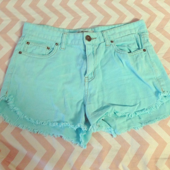 FREE PEOPLE Blue Shorts with frayed bottoms