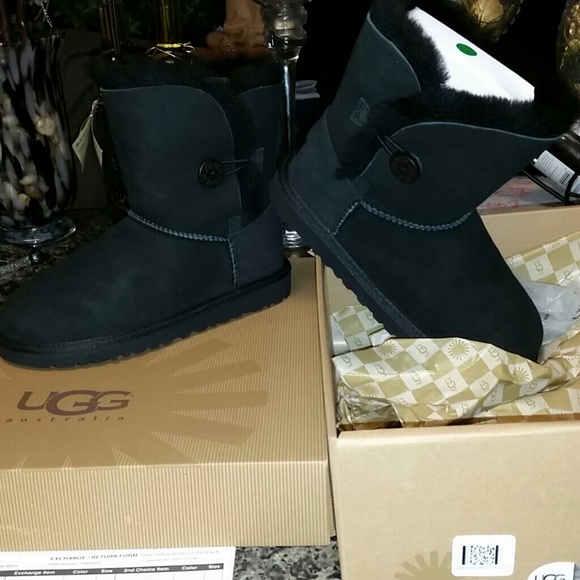 Ugg boots brand new never worn sold on eBay - Picture 2 of 4