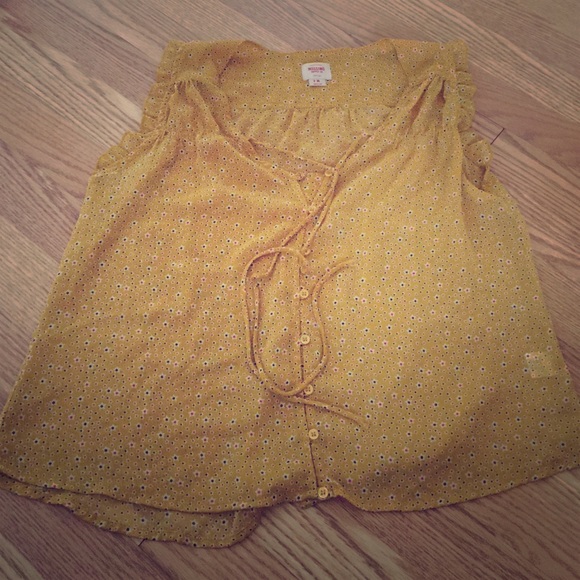 Mustard yellow blouse with design