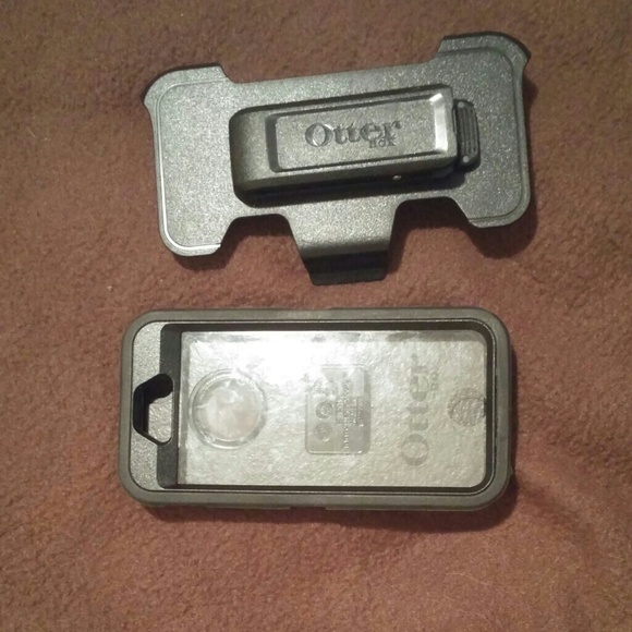 ON SALE🌟🆕NWOT iPhone 5s otter box with clip - Picture 3 of 3
