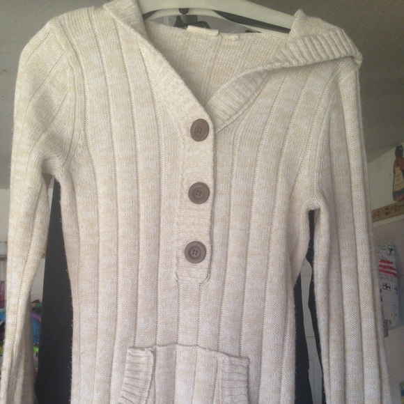 Size medium Roxy sweater cream