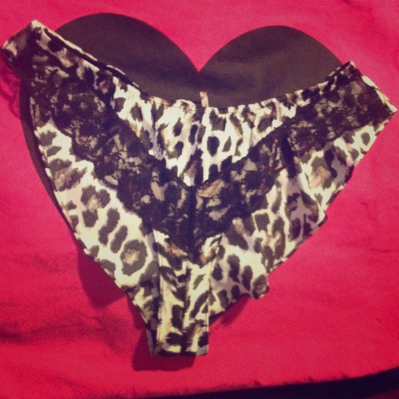 Leopard Ruffle Thong.