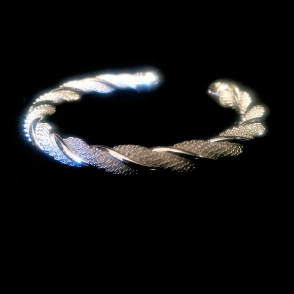 SILVER PLATED Mesh Rope Twist Bangle Bracelet Silver plated Modern jewelry 7" - Picture 3 of 4