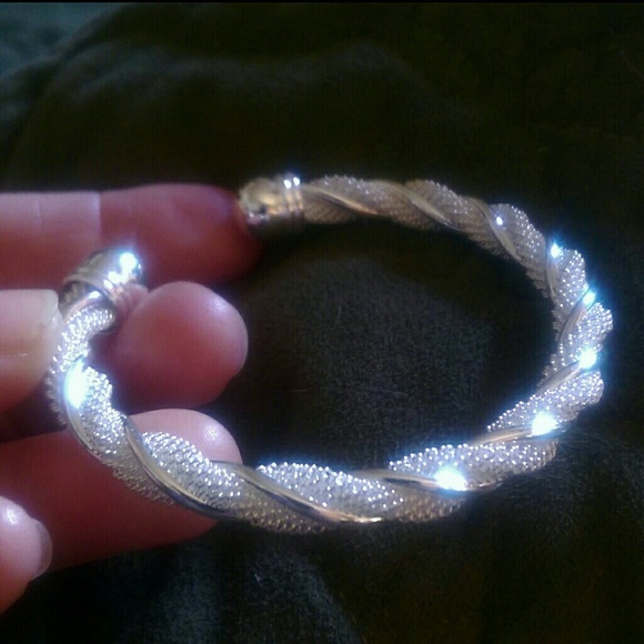 SILVER PLATED Mesh Rope Twist Bangle Bracelet Silver plated Modern jewelry 7" - Picture 4 of 4