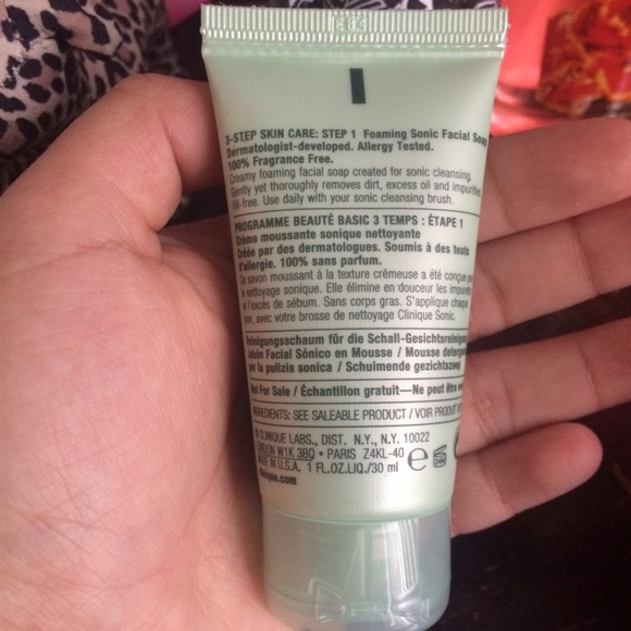 Clinique foaming facial soap - Picture 2 of 3