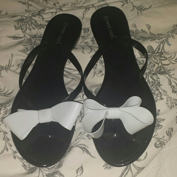 Big bow jelly flip flops