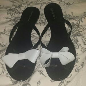 Big bow jelly flip flops