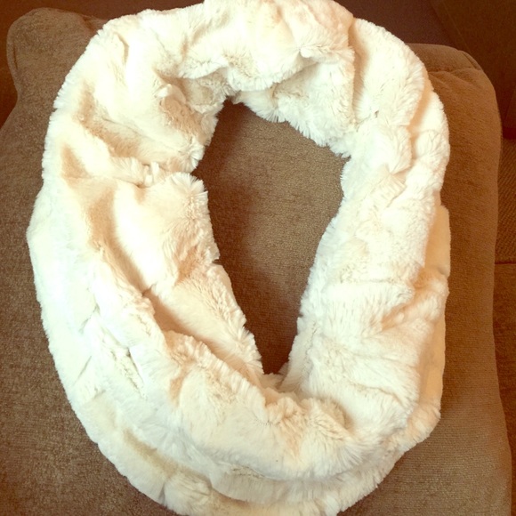 Infinity fur scarf