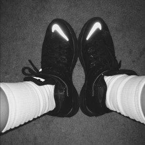 Lebron 2k14 basketball shoes in black