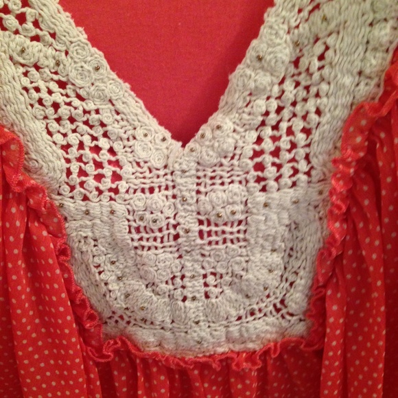 🚫SOLD IN BUNDLE🚫Urban Outfitters top large - Picture 2 of 4