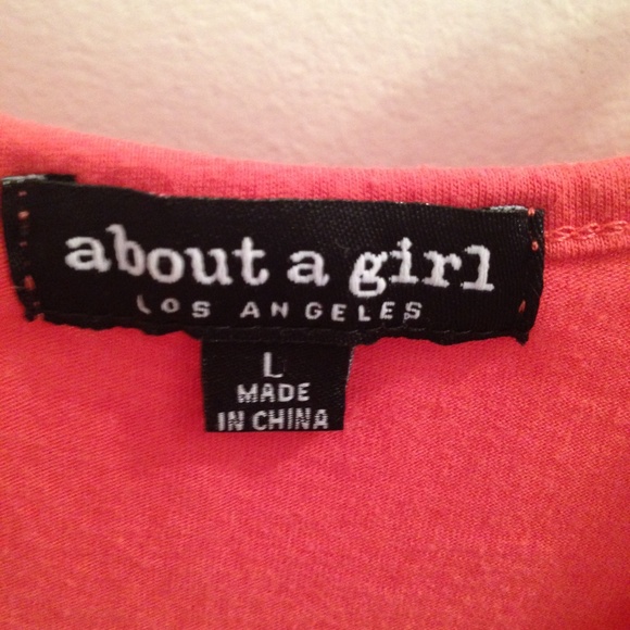 🚫SOLD IN BUNDLE🚫Urban Outfitters top large - Picture 3 of 4