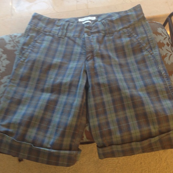 Abercrombie & Fitch Plaid shorts size 6