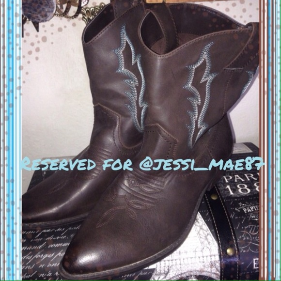 ❗️LAST CHANCE BEFORE REMOVAL!! Mossimo Boot