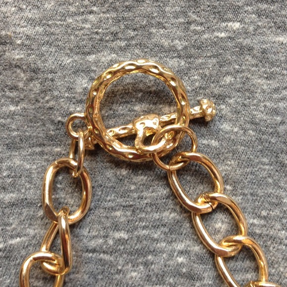 ⛔️SOLD ON Ⓜ️ERCARI⛔️ Glamorous Gold Chain Necklace - Picture 3 of 3