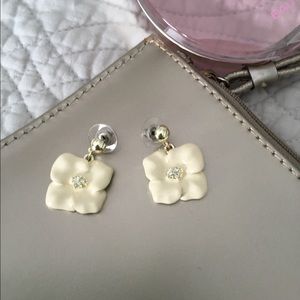 Vintage Inspired Floral Earrings
