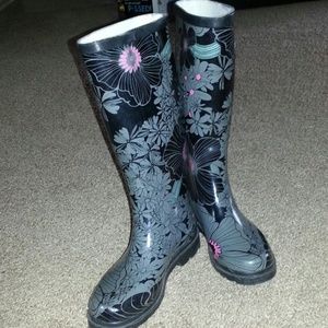 Womens Rain boots size 6