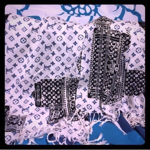 Lv trunk scarf