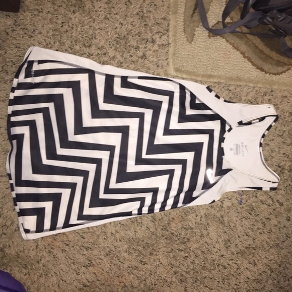 Nike top