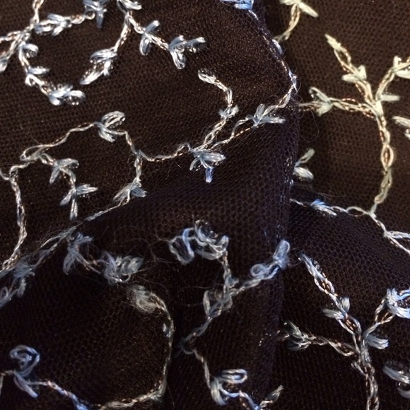 Vintage black dress with a twist - Picture 3 of 4