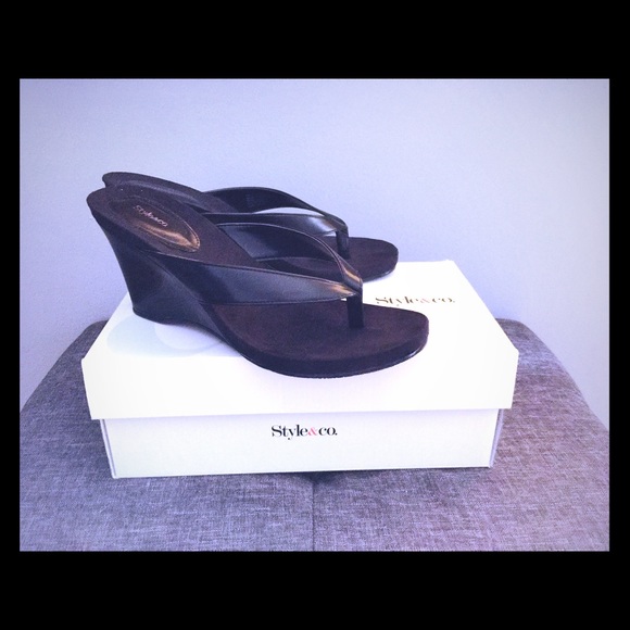 Style & Co. Chicklet Wedge Thong Sandals, NWT