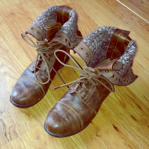 Combat boots