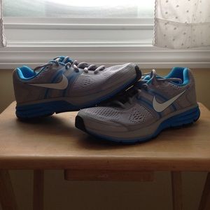 Women's nike Pegasus 29s.