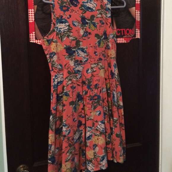 Dress - Picture 4 of 4