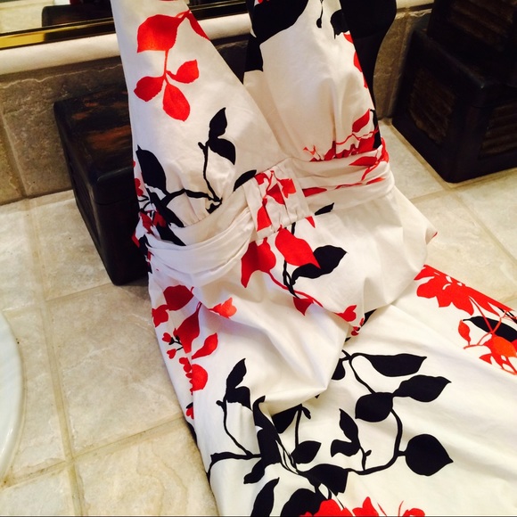Dresses & Skirts - Cute Summer Dress