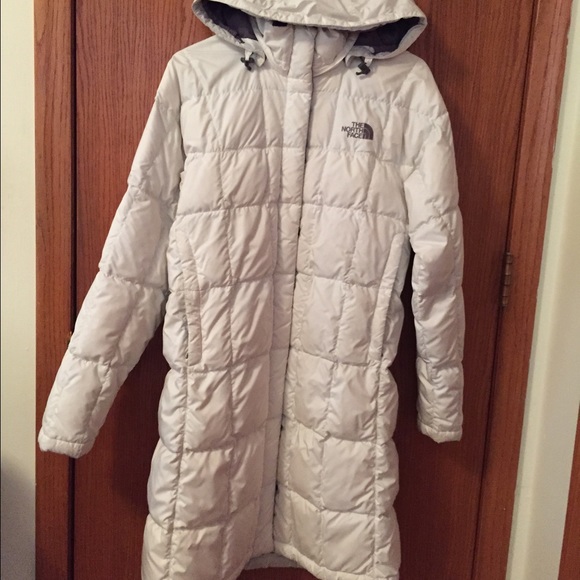 AUTHENTIC North Face 600, 3/4 Lenght Down Coat.