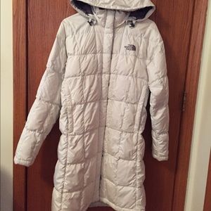 AUTHENTIC North Face 600, 3/4 Lenght Down Coat.