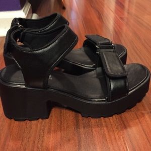NWOT black sandals