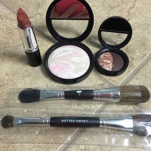 Makeup brushes bundle with Bra