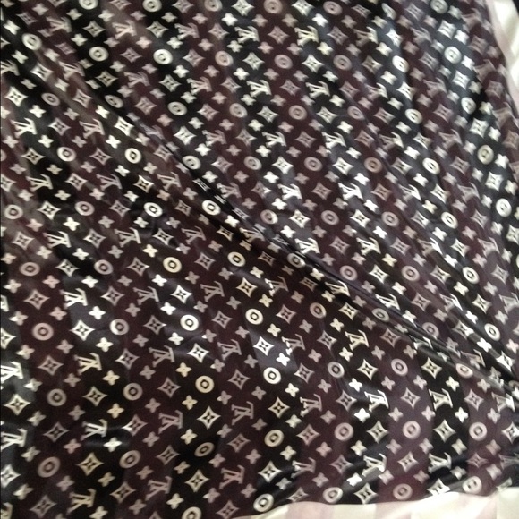 LV black and white scarf