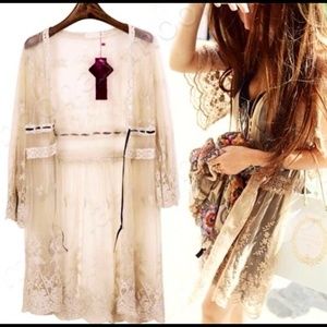 SUMMER LACE TOP CARDIE- COMING SOON