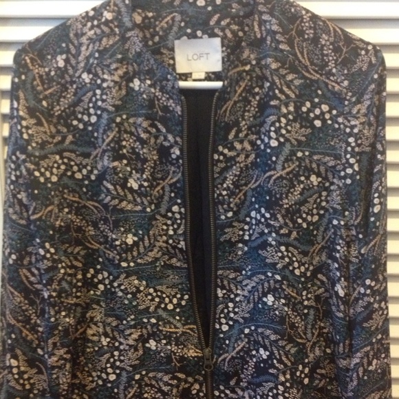 LOFT jacket with botanical detail. - Picture 2 of 4