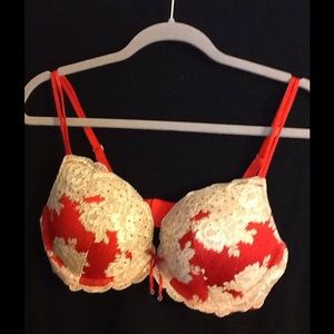 Very Sexy Lace Push-UP By Victoria Secret