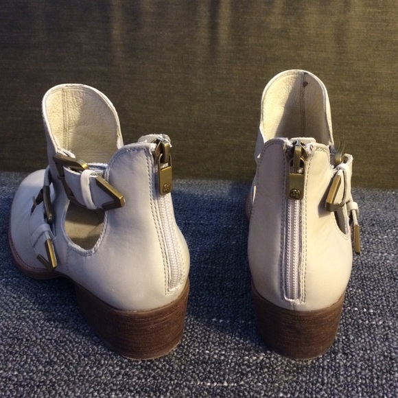 Raffaela cut out booties 106434 - Picture 4 of 4