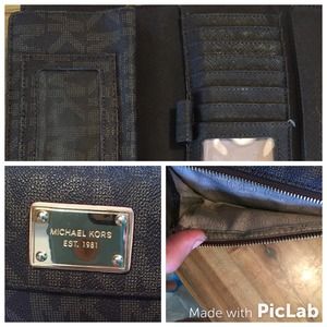 Michael Kors Checkbook Wallet