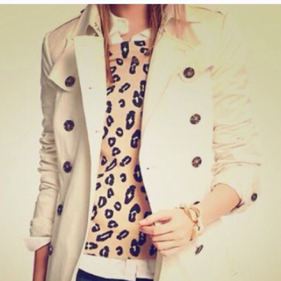 springtime CLASSIC TRENCH. beautiful cream color.