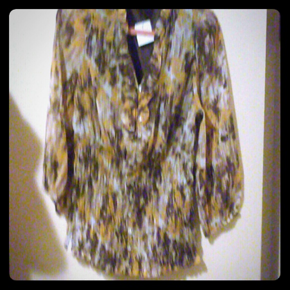 Dress shirt size medium