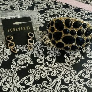 Gold & Black matching earrings & bracelet