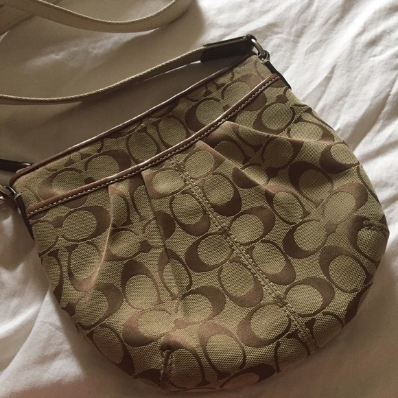 Coach Handbags - 🎉SALE🎉Coach Cross body purse