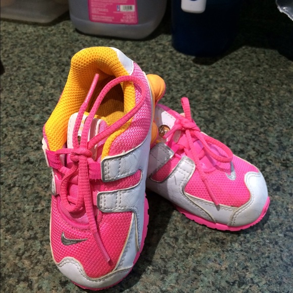Puma toddler shoes - Picture 2 of 2