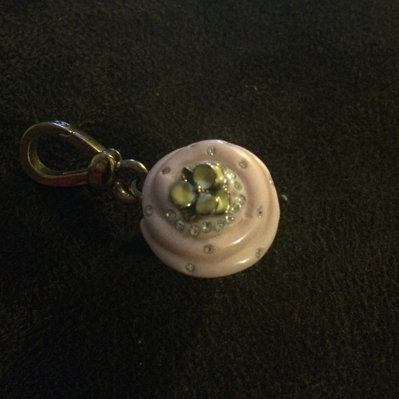 Juicy charm