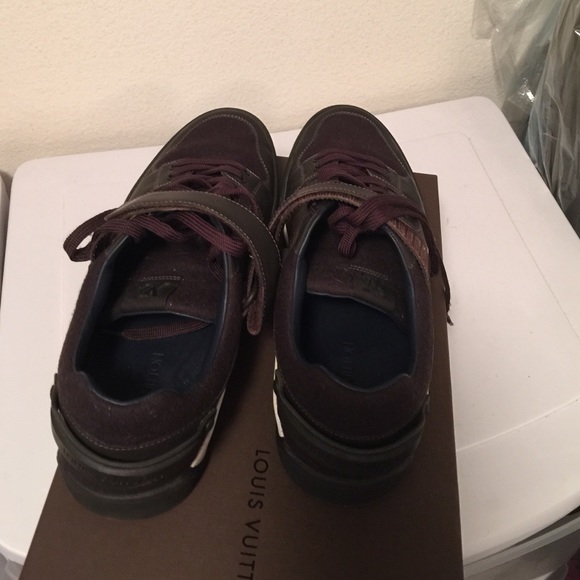 Authentic Louis Vuitton sneakers - Picture 2 of 4