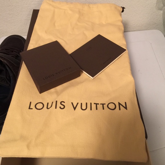 Authentic Louis Vuitton sneakers - Picture 4 of 4