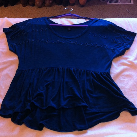 SOLD‼️ American eagle blouse
