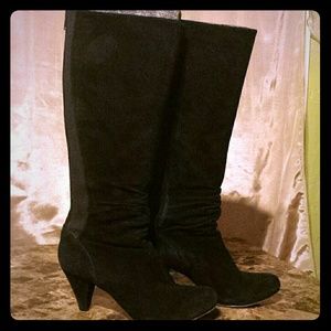 Blk suede boots & brown boots bundle